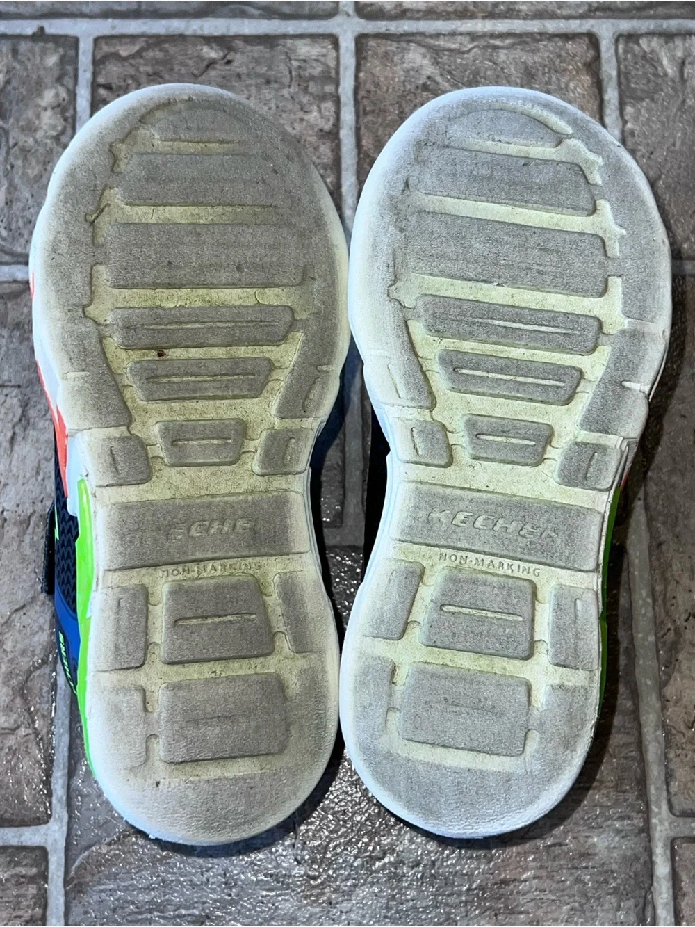 Kids sz 1 Skechers Light-Up Sneakers